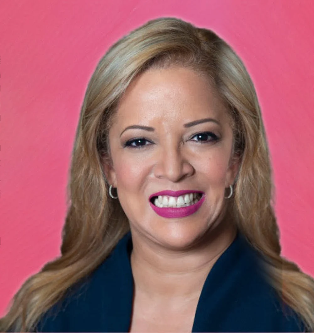 Sandra R. López Sandra R. López